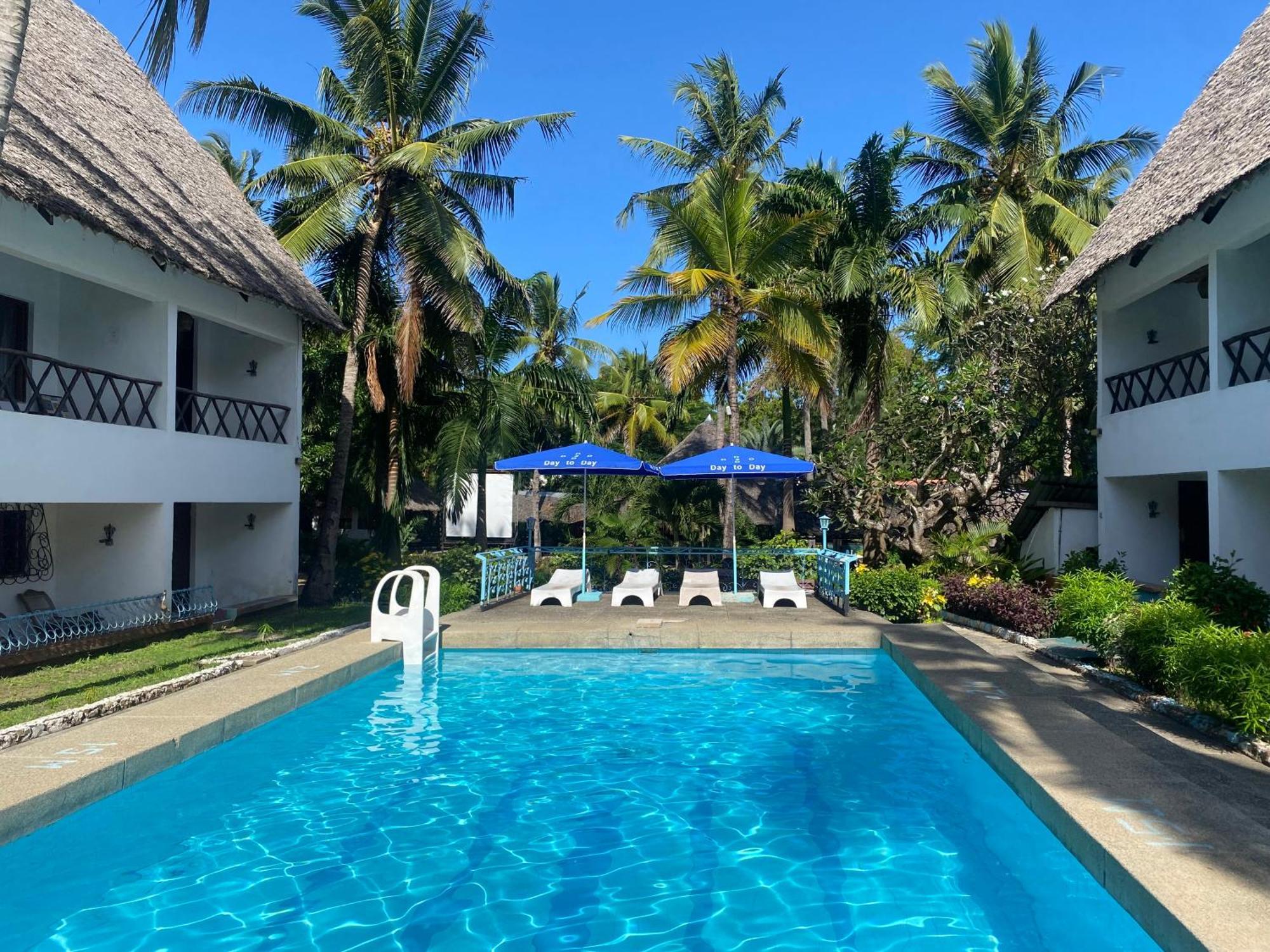 Papillon Garden Bar Villas Bamburi Exterior foto